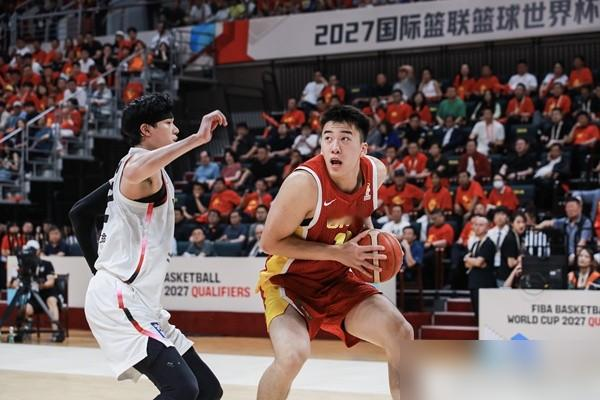 香港金牛签约王俊杰，但是王俊杰大概率不会代表金牛出战！
按照目前国内的规则，王俊杰想要加盟CBA只有选秀这一条路，但是选秀的收入又远远达不到王俊杰的要求，而王俊杰目前仍将重点效力海外联赛。
这操作很多人看不懂，签了又不打，图啥呢？其实这步棋非常精明，香港金牛这一签，等于提前锁定了王俊杰在国内的归
