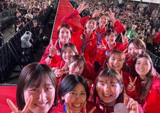 泰国接应输给中国女排说不遗憾，日本主攻却对自己不满意：同一个亚洲，两种心态

亚运会女排比赛结束了，亚洲各队的国家队赛季也告一段落。球员们纷纷开始总结这一年的收获和成长。有意思的是，同样是输球，不同的人，态度完全不一样。

泰国女排接应平皮查亚接受泰国媒体采访时，谈到了亚运会半决赛输给中国女排。她说