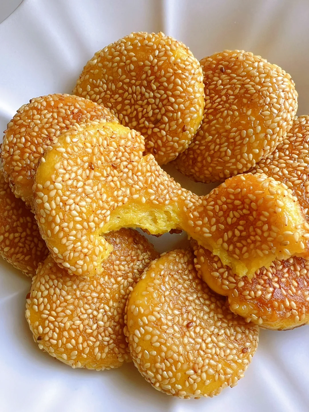 今天的南瓜糯米饼太坏了！竟敢烫我一嘴🤭