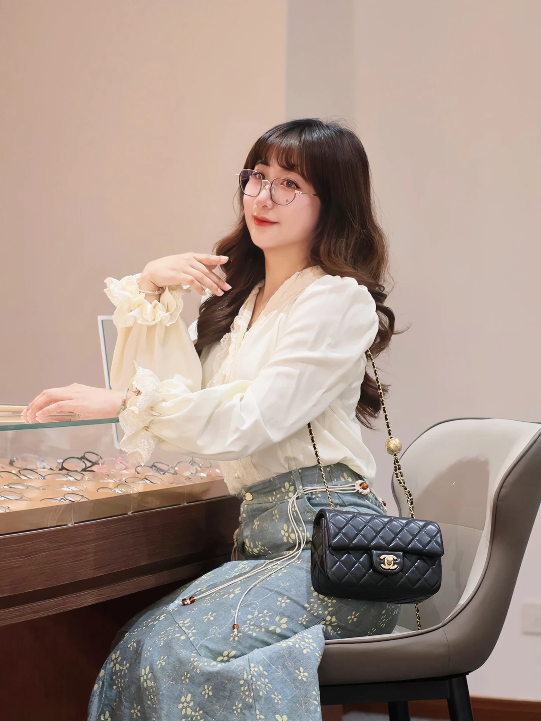 今日份的温柔，是一副偏爱的眼镜给的