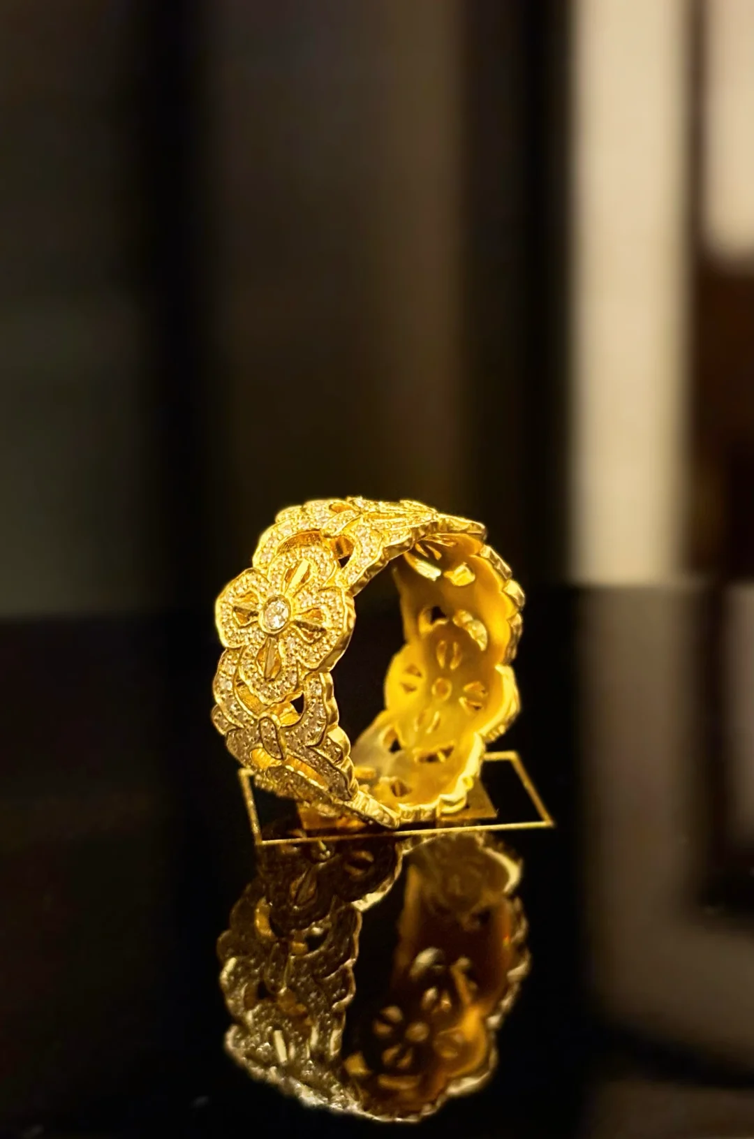 老铺黄金｜总有一件器物，能安顿身心