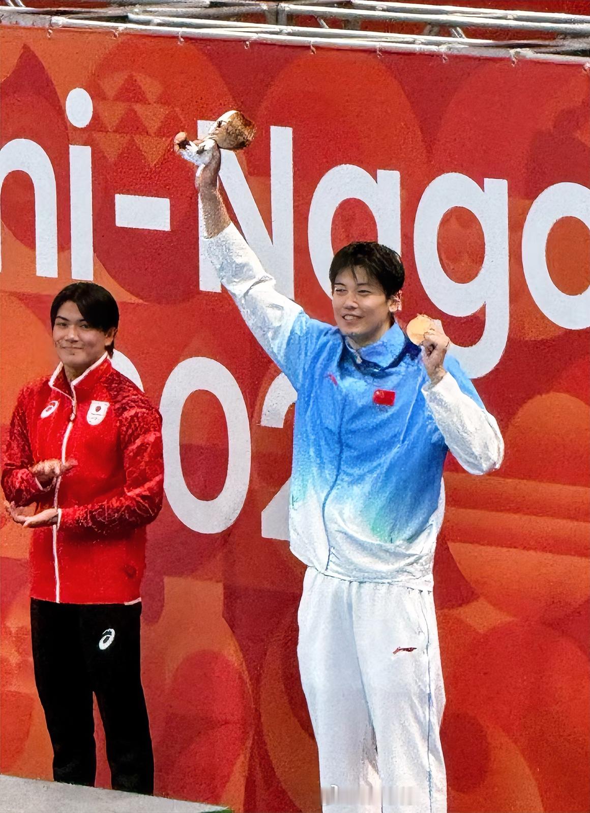 哎呀妈呀！

中国游泳队也是太权威了，一晚上游泳得了6金1银2铜！

🥇潘展乐·男自100
🥇徐嘉余·男仰100
🥇王子迪·女蝶200
🥇唐钱婷·女蛙50
🥇李冰洁·女自1500
🥇中国队·女接4x100（中国香港银）
🥉汪顺·男混200