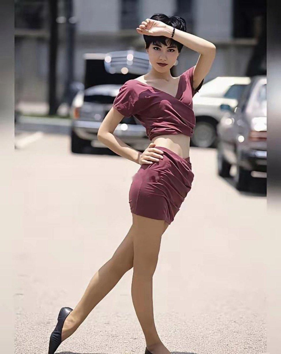 王菲年轻时美照，算什么级别的美女！ ​