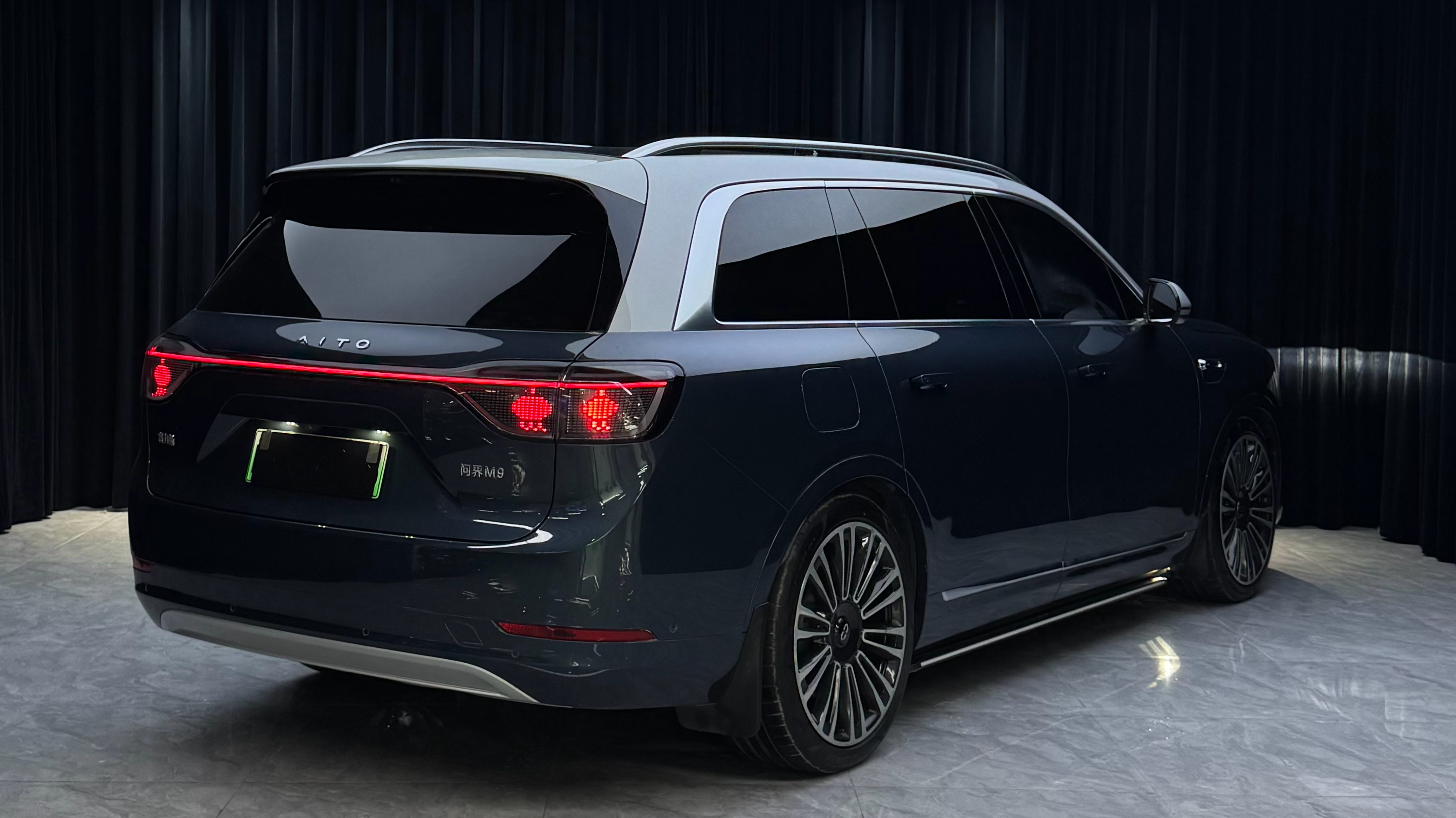#问界m9##大型增程suv# 24年3月问界M9增程6座Ultra顶配·本地一手零出险2面漆·零重力座椅·激光投影·选装电动踏板·22寸轮毂·透明车衣·高阶智驾买断·查博士双S级 ​