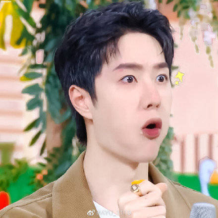 正经的吃瓜少年