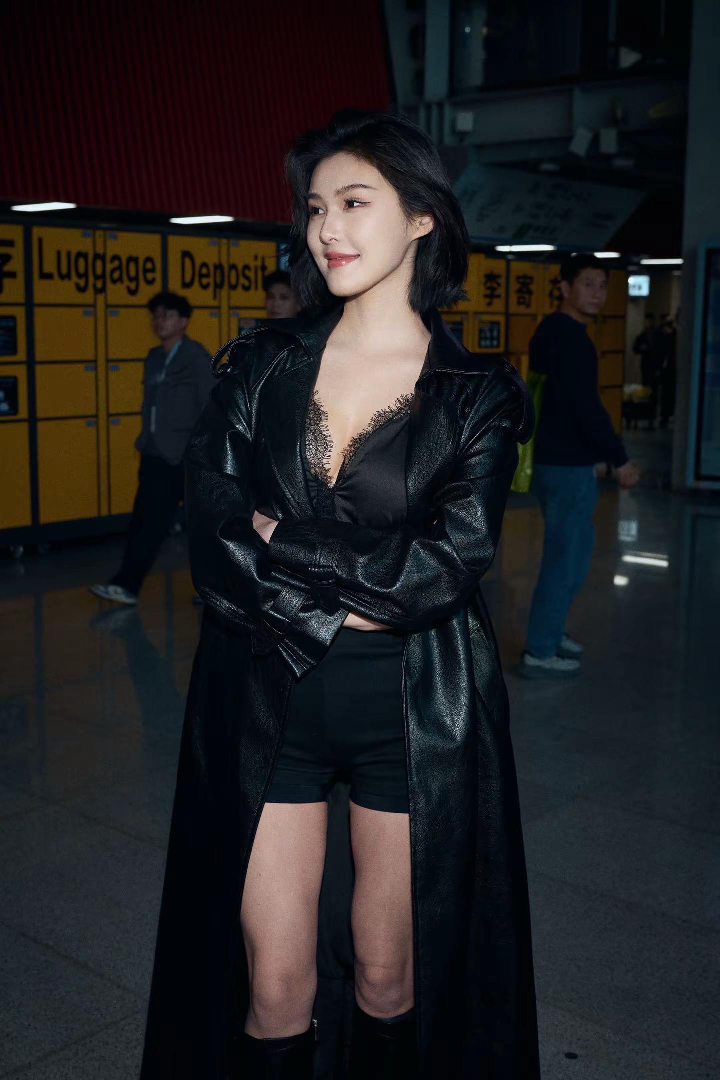 <p>又酷又飒 拽姐穿搭 女性魅力 气场全开 御姐风 <!--{img...