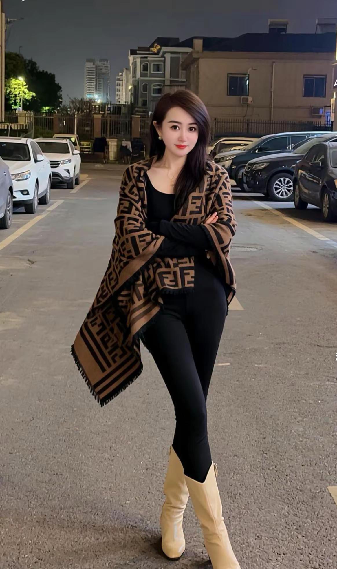 <p>街拍小姐姐穿搭秀 不一样的感觉 <!--{img:0}--><...