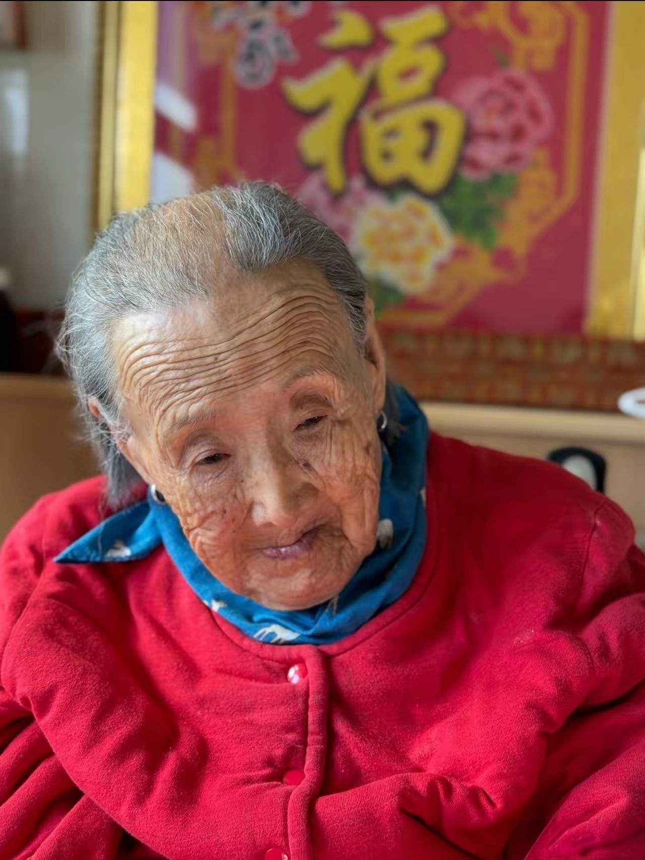 101岁的太奶奶，送走了她的3个女儿4个儿子，本该五世同堂，孙辈却没有人愿接手，
