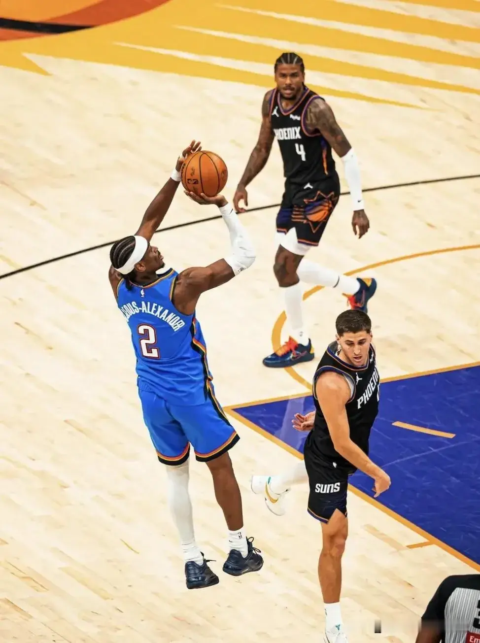 不吹不黑，今年到底哪支球队最有希望捧起总冠军？  有人说雷霆稳得一匹...