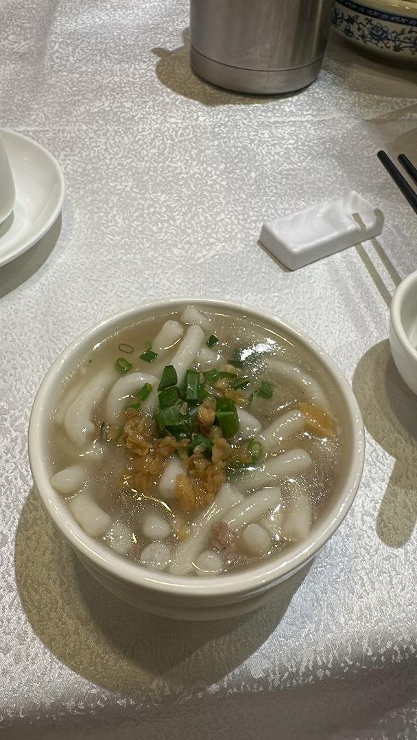 早上吃了早茶，唐人轩，上午六折，挺不错的，下午折扣更大，但是没去。今早...