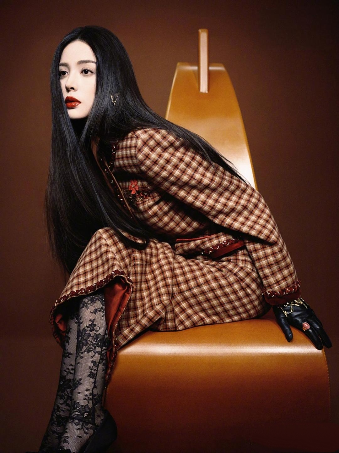 古力娜扎性感丝袜美腿诱人[比心][比心][送自己一朵花][送自己一朵花]