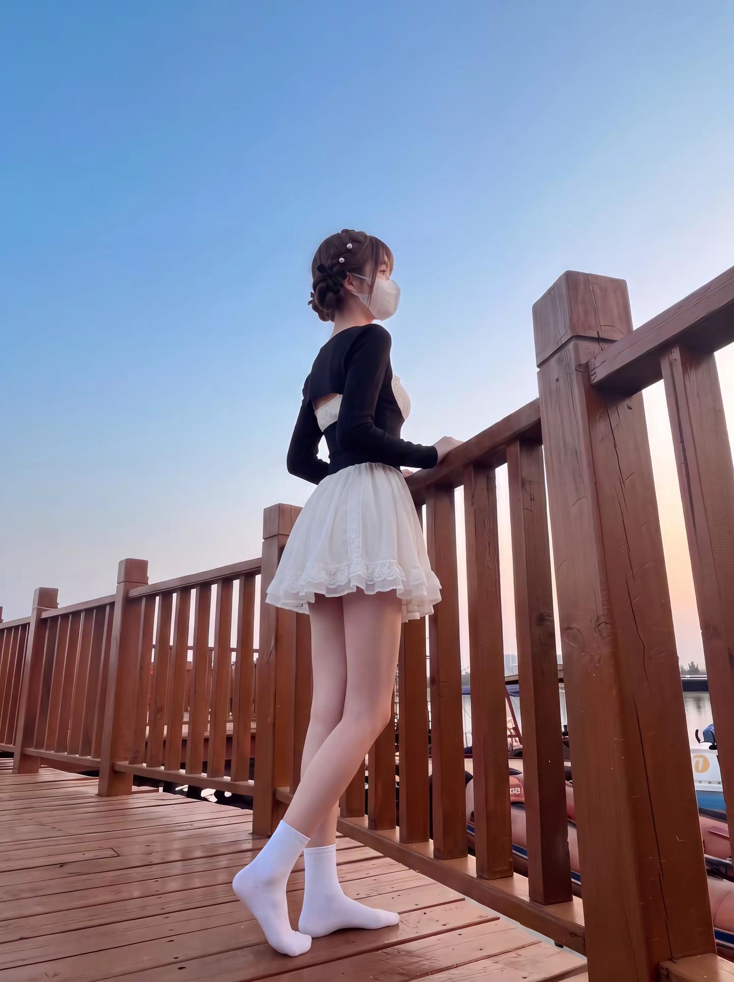 两只恋人曹格春天散步夏天看海秋天数落叶