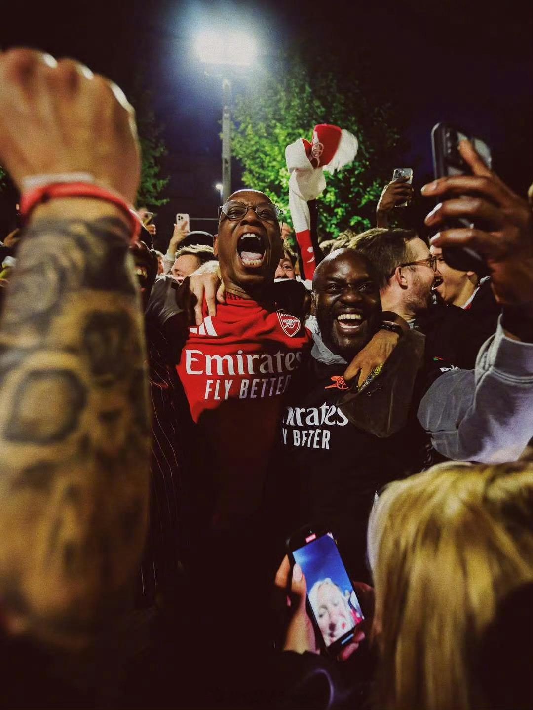阿森纳登顶英超，阿尔特塔实现执教抱负英超第37轮阿森纳1-0战胜对手...