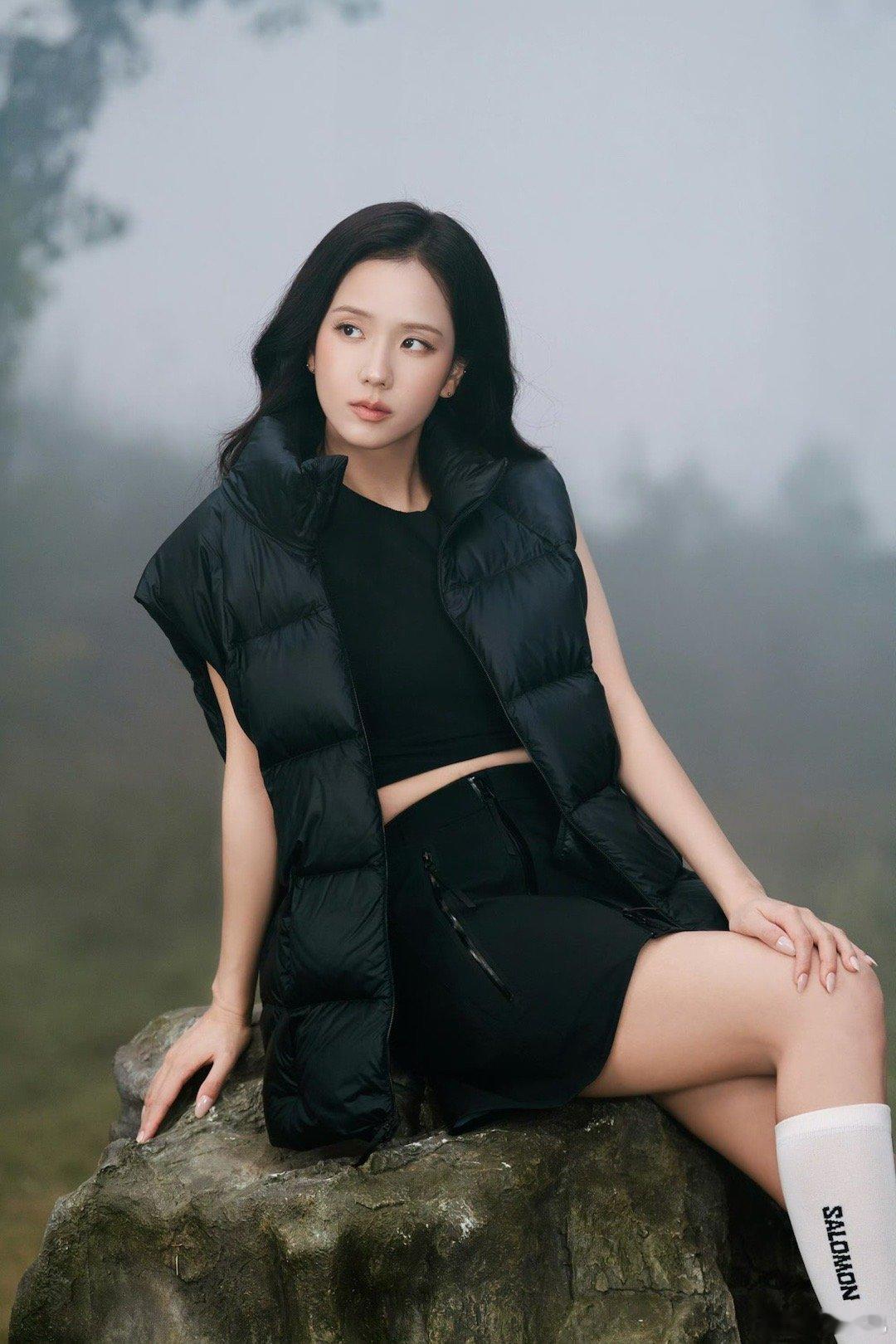 #kimjisoo[超话]##金智秀# 四颜一
#张元英# 给我积提鞋都得排队呀 ​