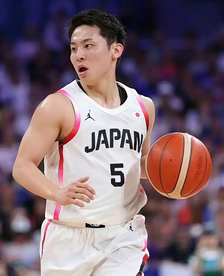 河村勇辉被快船裁掉，好的去处有以下几个地方
 
1、辽宁
赵继伟身上的伤病还没有完全痊愈，后场轮换存在隐患，急需补强一号位，河村勇辉要是过来，能分担不少持球压力。
 
2、宏远
宏远这几年一直没能找到合适的小外援，如果河村勇辉加盟，能直接解放徐杰和杨溢，不用本土后卫长时间扛持球任务。
 
3、山西
