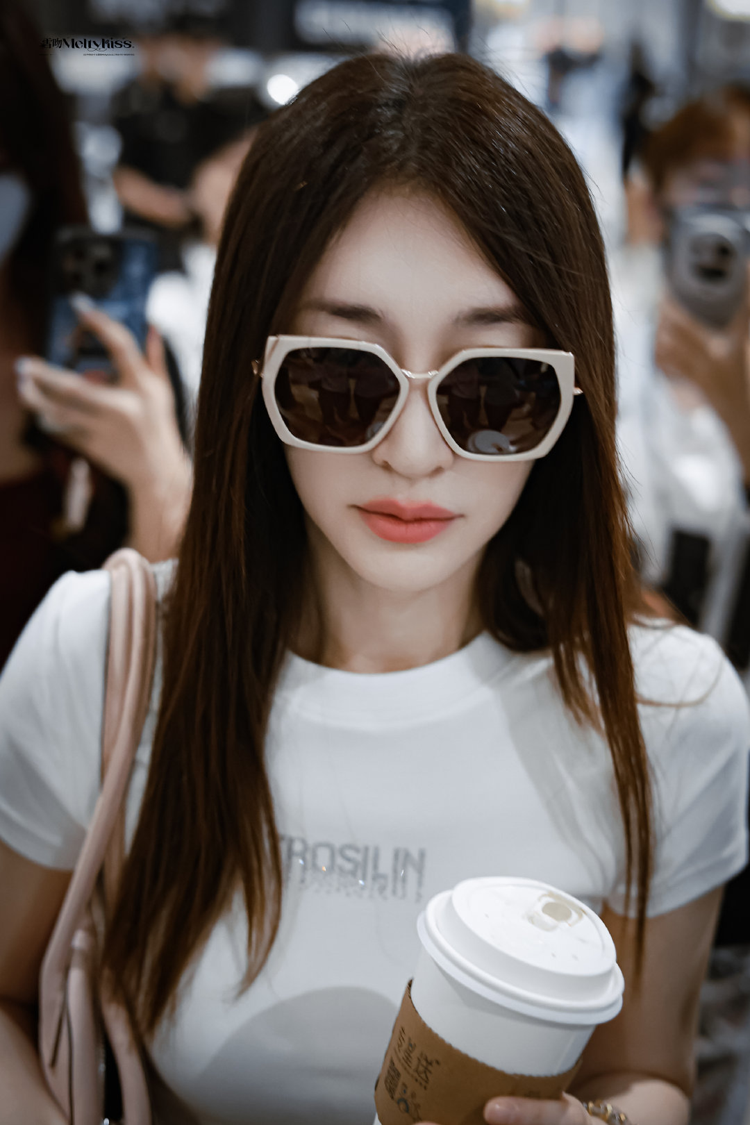 #李小冉[超话]#  

260930 SHA🛬
风一样的女子

​