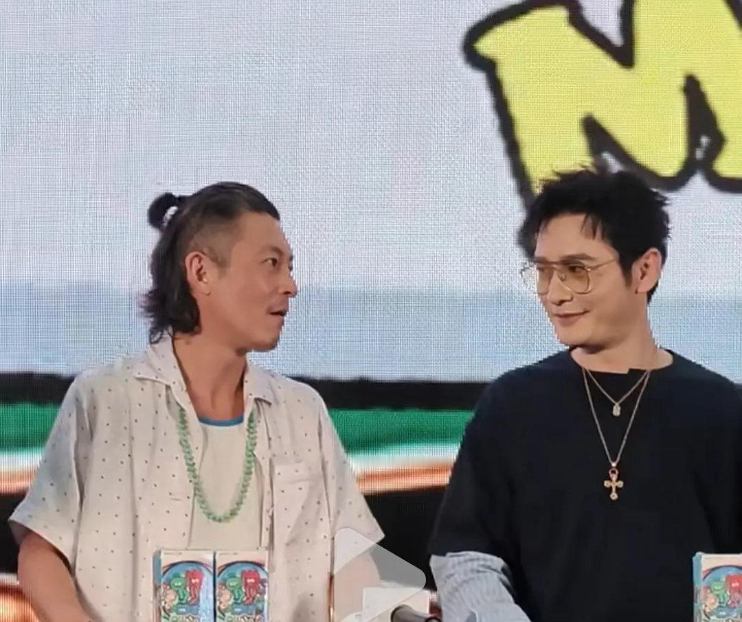 前内娱第一帅终于艳压了一回前香港第一帅，果然活得久什么都能看到 ​