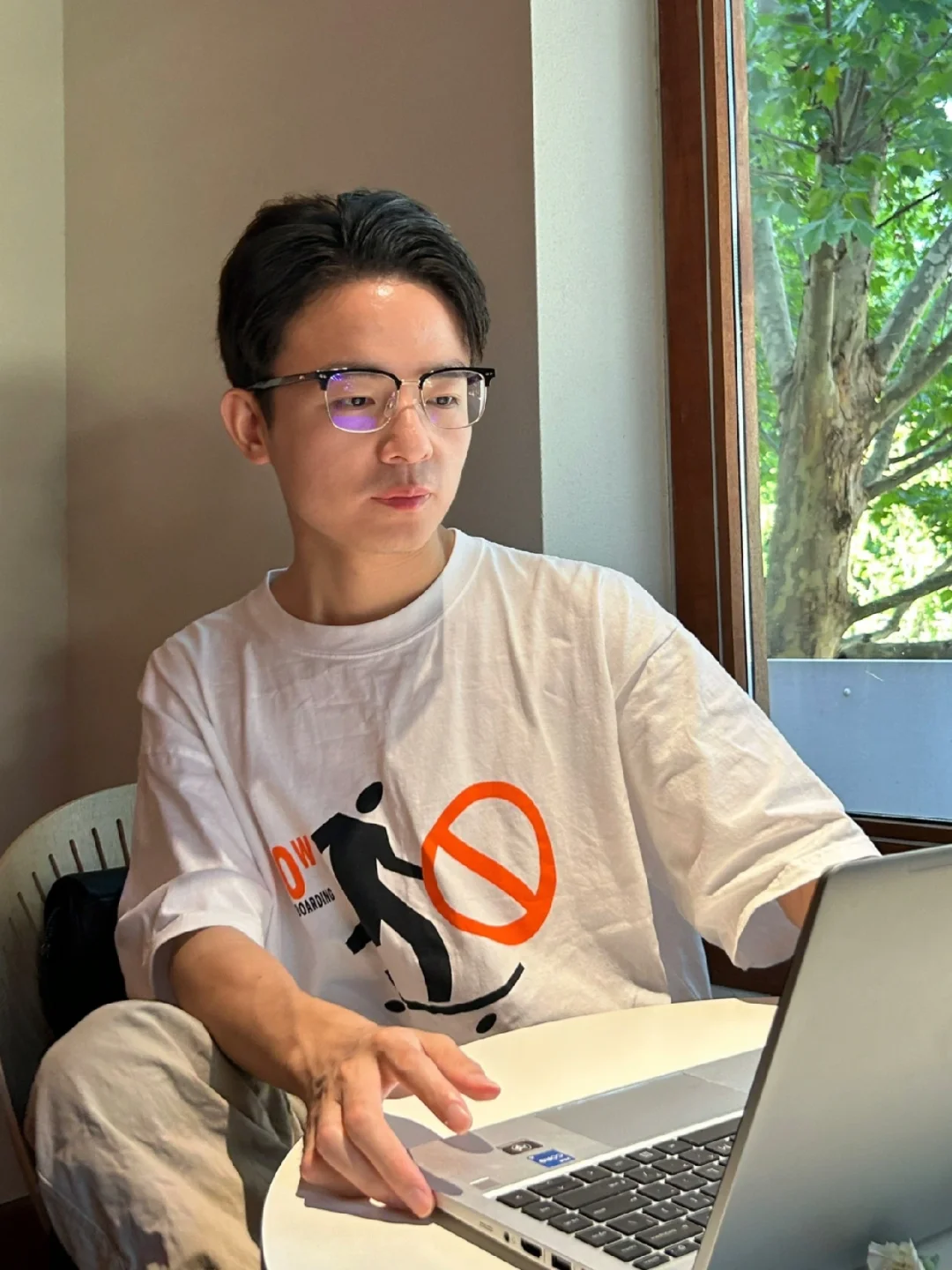 发现克服紧张，压得住场面的方法就是多准备