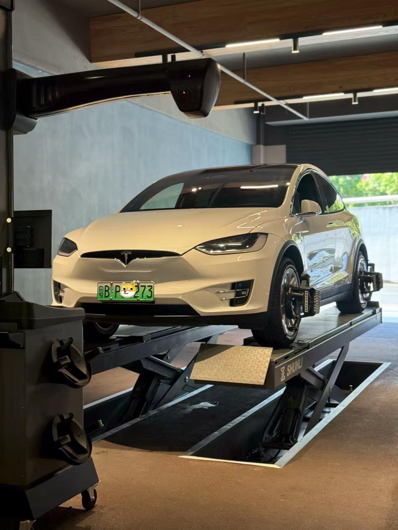 特斯拉Model X 亨特定位校准，手拿把掐的车型！