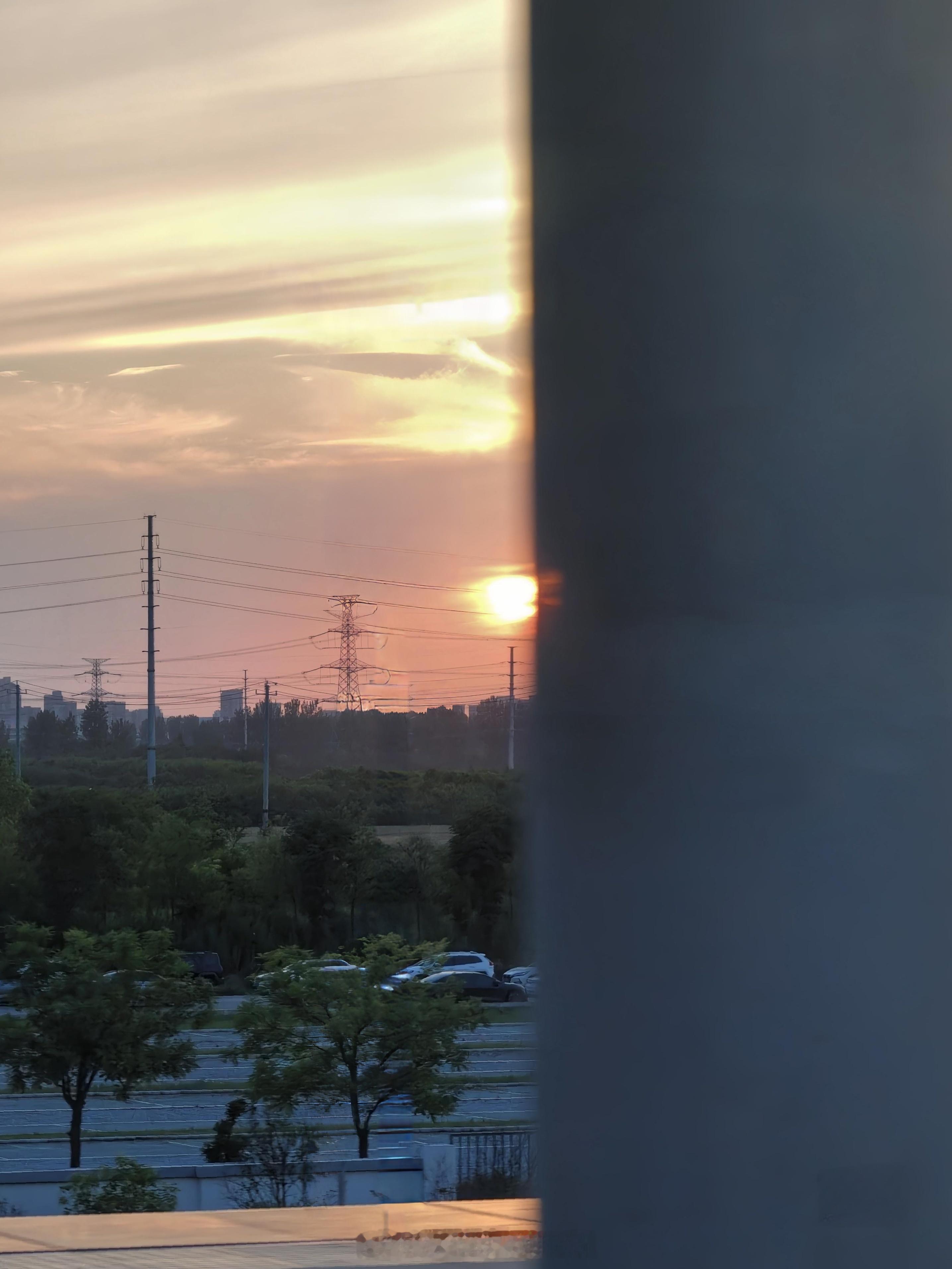 ·好久没看到过日落了  ·错过的又何止是晚霞 ​​​