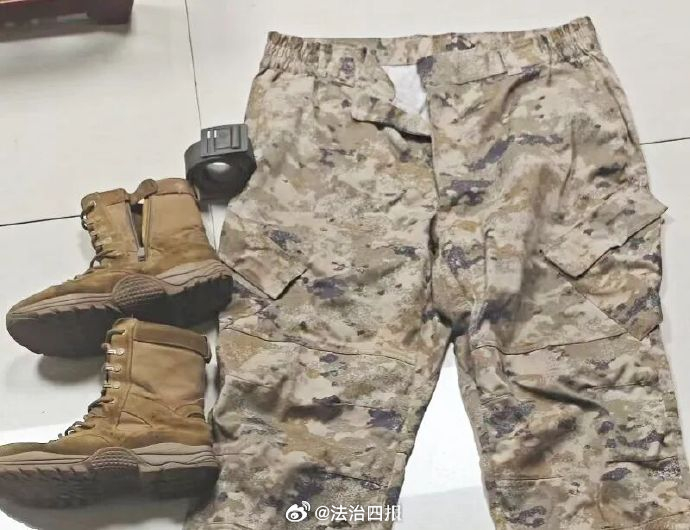 【男子假冒军官网恋骗走女友39万   无业男子冒充军人多次婚恋诈骗被抓】10月15日上午，在新疆生产建设兵团第八师城区公安局刑侦大队接待室内，张女士和家人专程前来，向办案民警表达谢意。握着民警的手，张女士感慨道：“多亏警方快速查清案件、抓获嫌疑人，帮我们揭开了这场骗局，不然我还一直被蒙在 ​