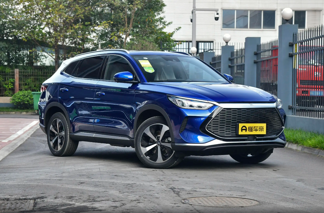 二手新能源车6-7万，深蓝SL03、宋PLUS DM等车都怎么样？家用如何？
预算 6 万到 7 万，想选购燃油车，但又担心限号问题，那么可以看看这个价位值得入手的新能源车型。下面这两款可供大家参考，新手驾驶、家用代步都能够满足需求。
第一款：2022 款深蓝 SL03 增程版
这款车车身尺寸大，空