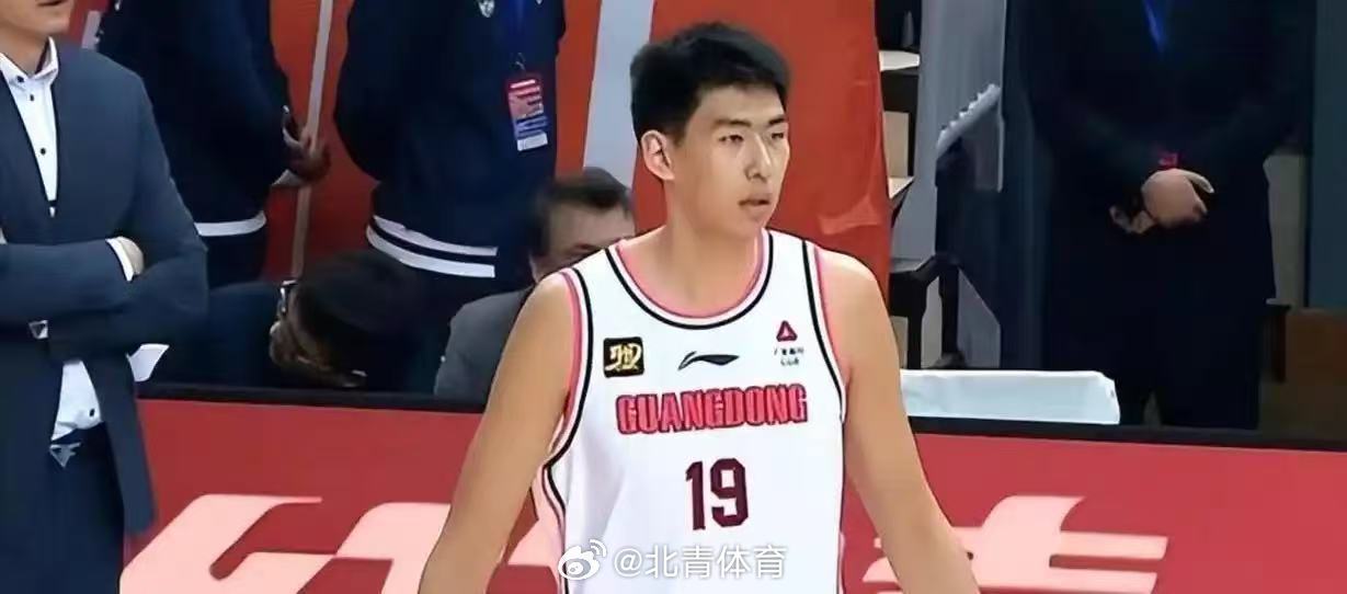 北京青年报记者获悉，广东与广州男篮已经就高中锋徐昕租借合同解除事宜达成...