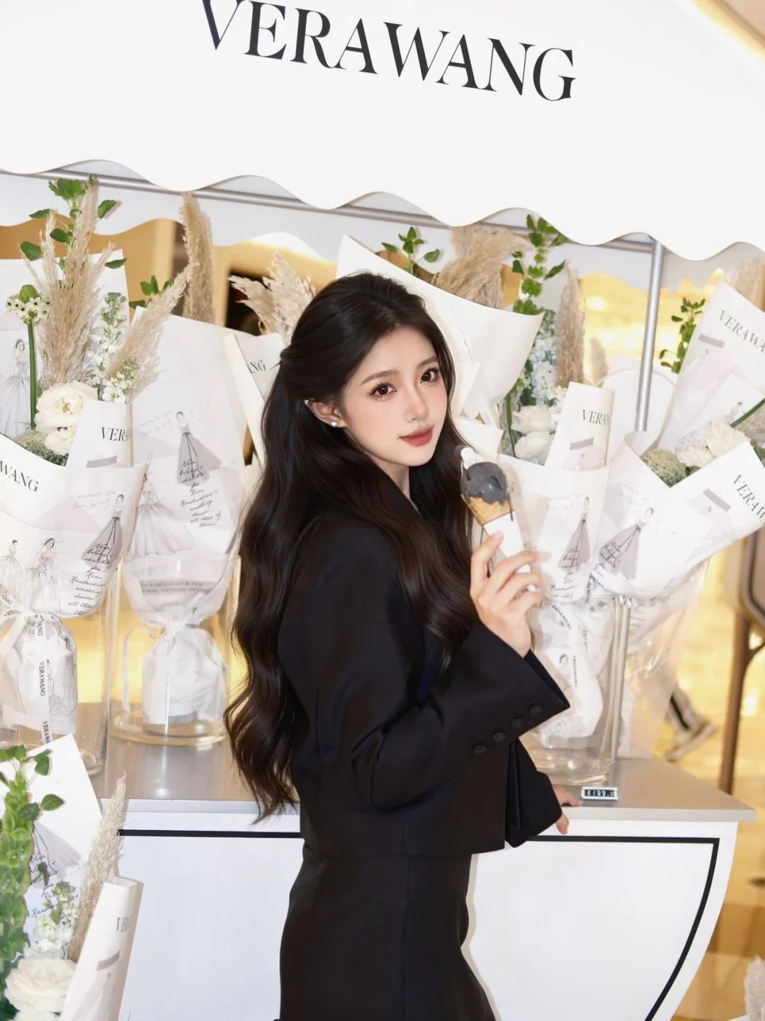 不是婚纱店 是能坐下来吃的Vera Wang🖤