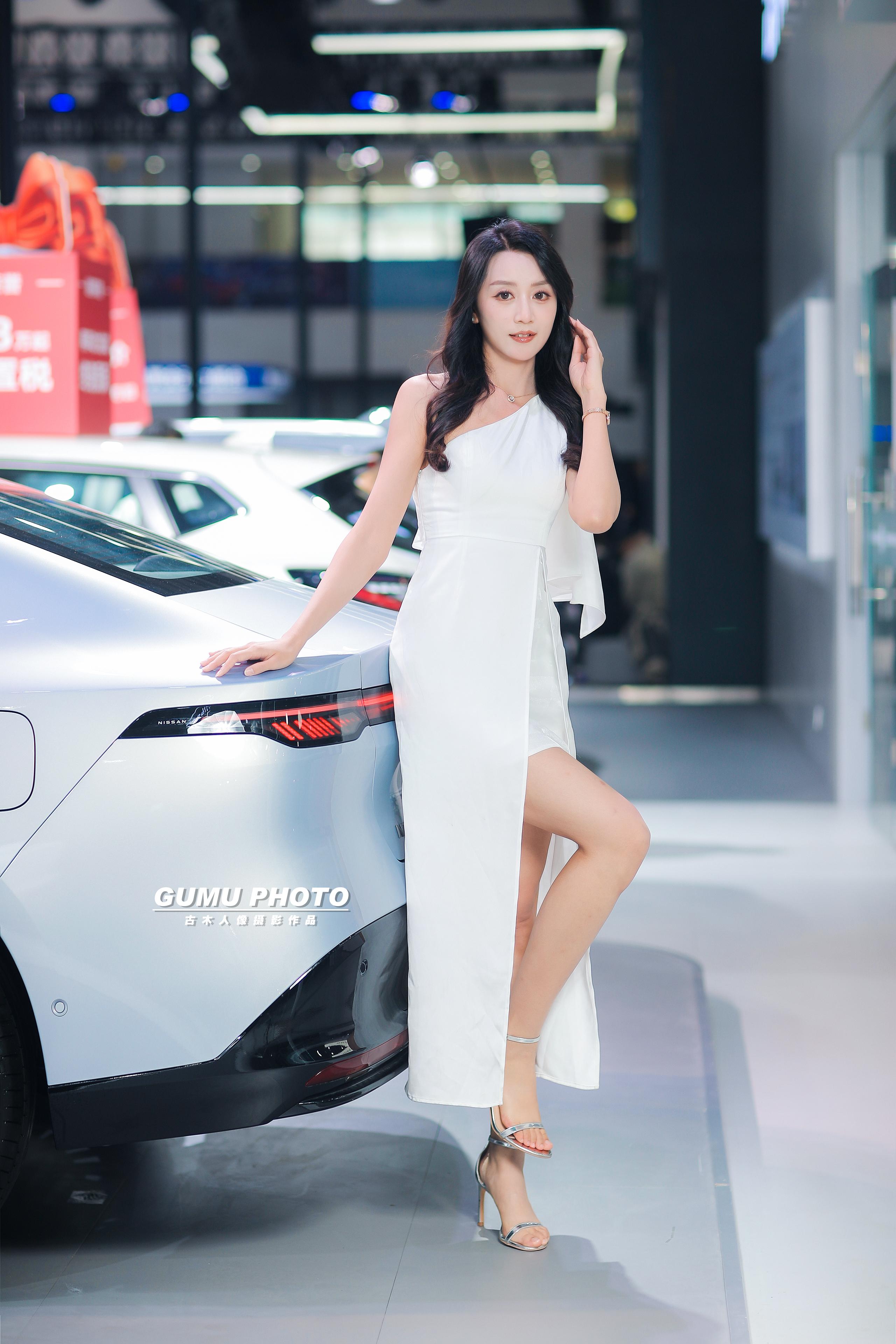 2025贵阳汽车文化节东风日产展台模特小姐姐