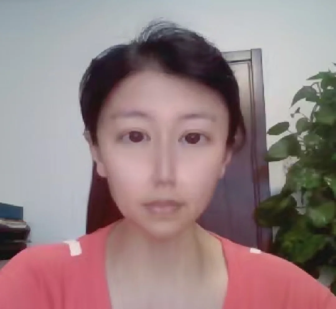 昨晚开会的美颜效果，就离谱