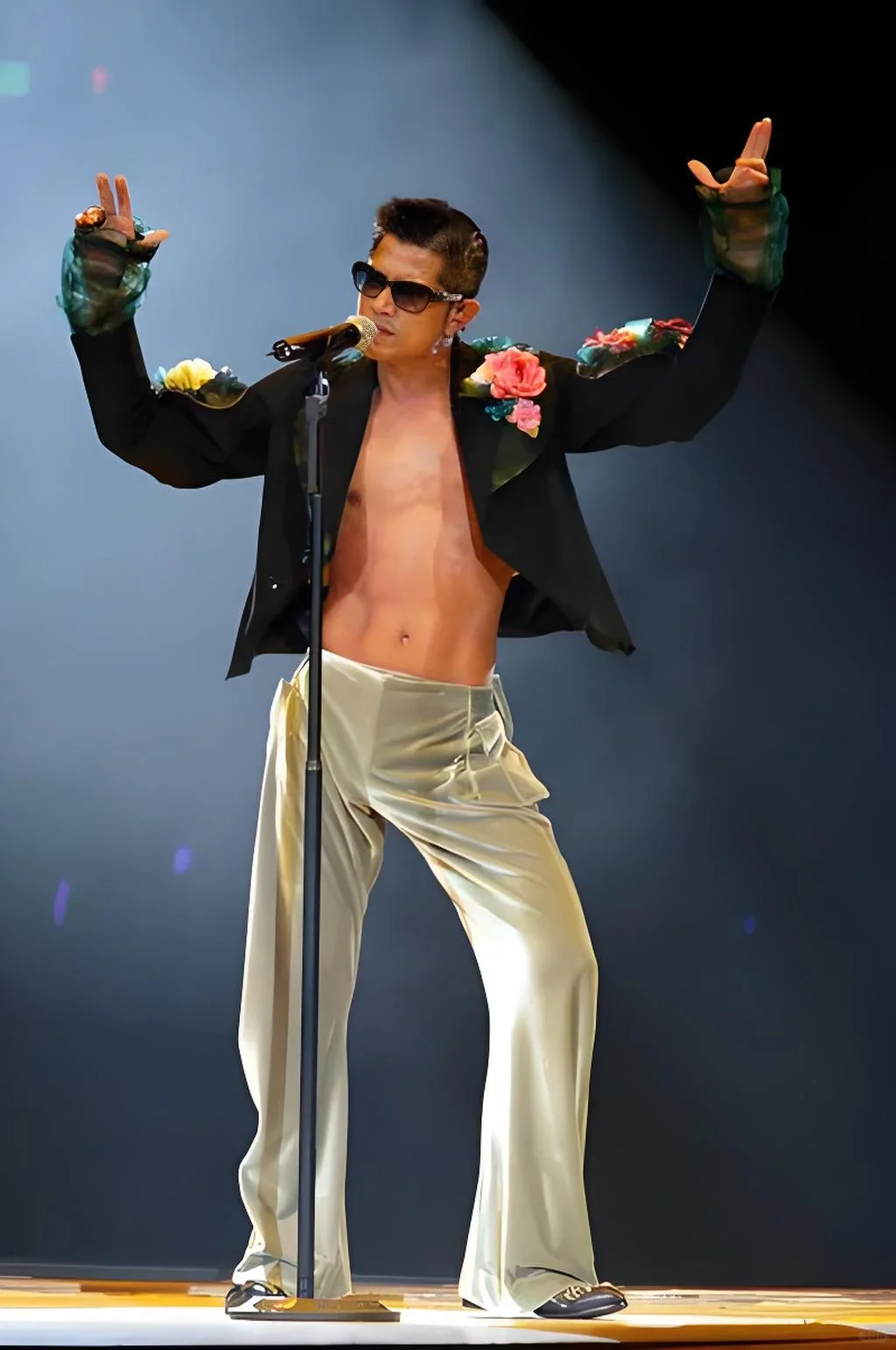 原来富婆姐姐都是这样看郭富城的✨