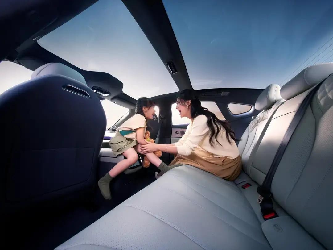 欧美日态度转变 中国汽车工业又一次站上了世界舞台的中央！在广州车展上...