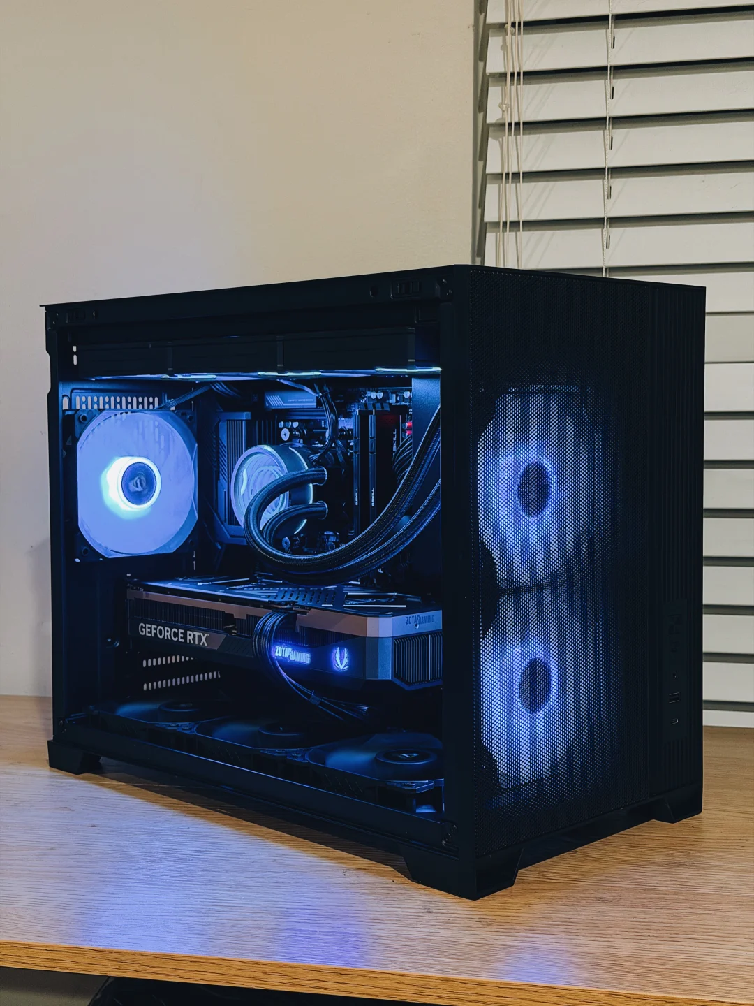 紧凑又超强 9800x3d 5080