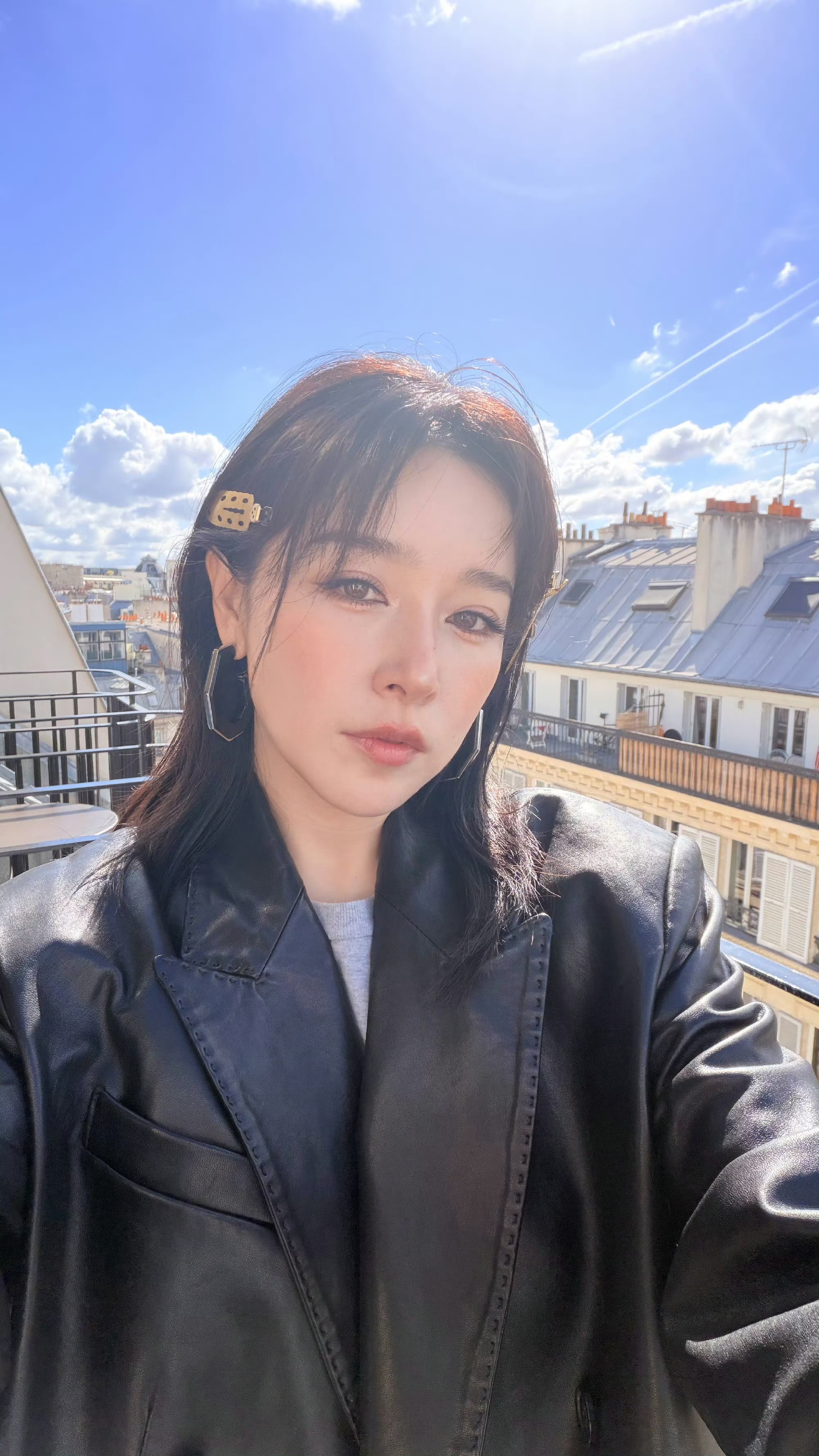 刘美含：我希望对方身高180加。我一般很容易对个子高的男生有感觉。
阚清子：美含，咱多高呀？
刘美含：我158。那也要有一些要求。
阚清子：158，心里没点数？
刘美含：身高不影响我有追求啊。
阚清子:我就喜欢180的气死你
刘美含:行，那你赶紧找[笑哭]