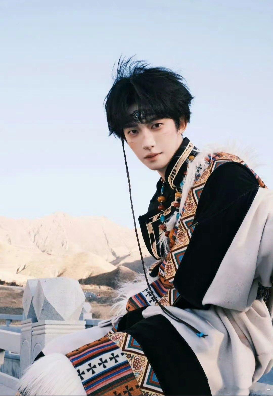 #刘宇国风美少年##正能量艺人刘宇##刘宇廿六驭梦山河##刘宇0824生日快乐# 
新生代艺人，致力领军。坚信民族的就是世界的，致力于传统与创新融合，想让全世界看到中华传统文化之美。作品为王，舞台筑梦，突破自我，传承精粹。
刘宇
​