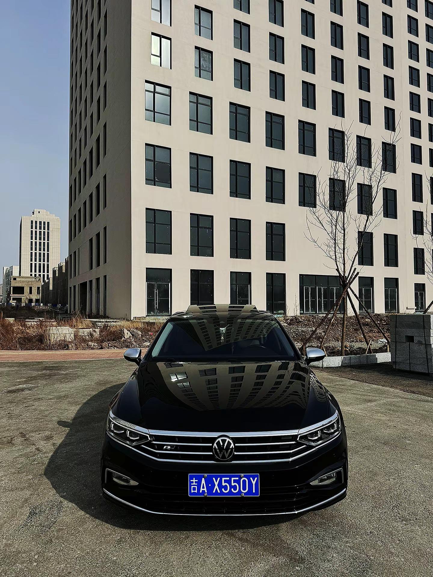 他们都想让我收敛点，可我往这里一站就是经典迈腾