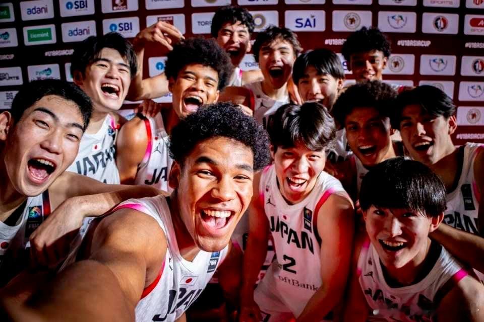 U18亚洲杯：日本男篮险胜卡塔尔晋级八强 穆萨打满全场空砍46分  北...