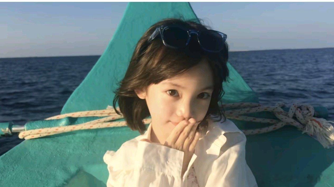 凭借冰岛旅行视频走红的萌娃徐沐言，其妈妈陈静婉近期正面回应，已婉拒所有童模和儿童综艺邀约，背后是对综艺恶意剪辑的清醒警惕。  一、怕恶意剪辑：童言恐被曲解- 典型例子：陈静婉透露，女儿曾把日常逗趣说成