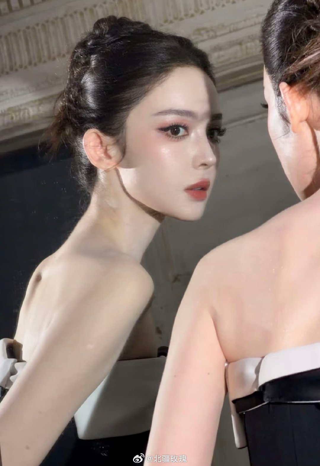 我去。。。宇宙真美神来了 。。。娜扎美爆了啊啊啊啊啊啊啊啊 ​