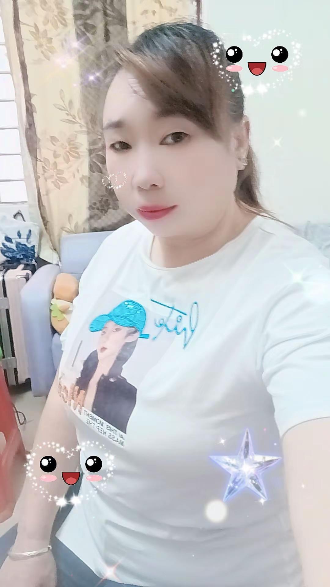 嫌你穷的都是自家人，我现在看透了人心，看穿不说穿