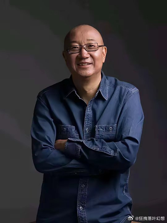 【探星客周刊】战争与和平
战与和的抉择——论中国在二战中的道路选择
 
六国破灭，非兵不利，战不善，弊在赂秦。赂秦而力亏，破灭之道也。或曰：六国互丧，率赂秦耶？曰：不赂者以赂者丧，盖失强援，不能独完。故曰：弊在赂秦也。观夫二战之际，华夏面临千古未有之变局，东邻倭国，狼子野心，觊觎神州 ​