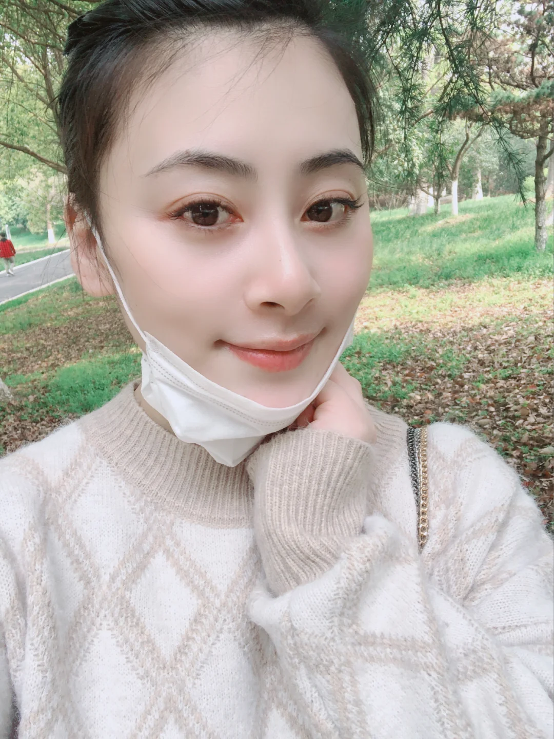 美姐姐日常—-公园踏青你们那里都正常了吗