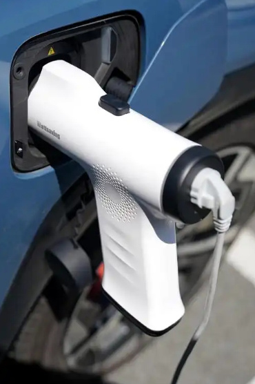 等了12年，特斯拉终于给外放电功能安排上了！Model Y L升级到2...