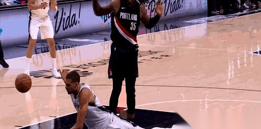 文班亚马的脑震荡缺阵通报一出，季后赛G3和G4的悬念就被提前锁进了冰柜...