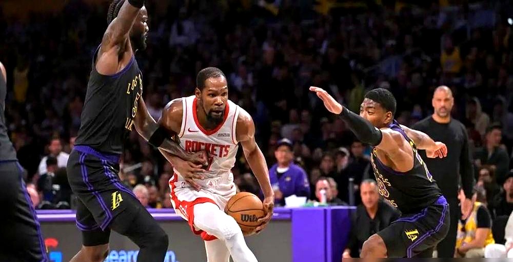 别急着说詹姆斯要掉眼泪，真正的大局在他脑子里。 他们3-0领先，G4杜...