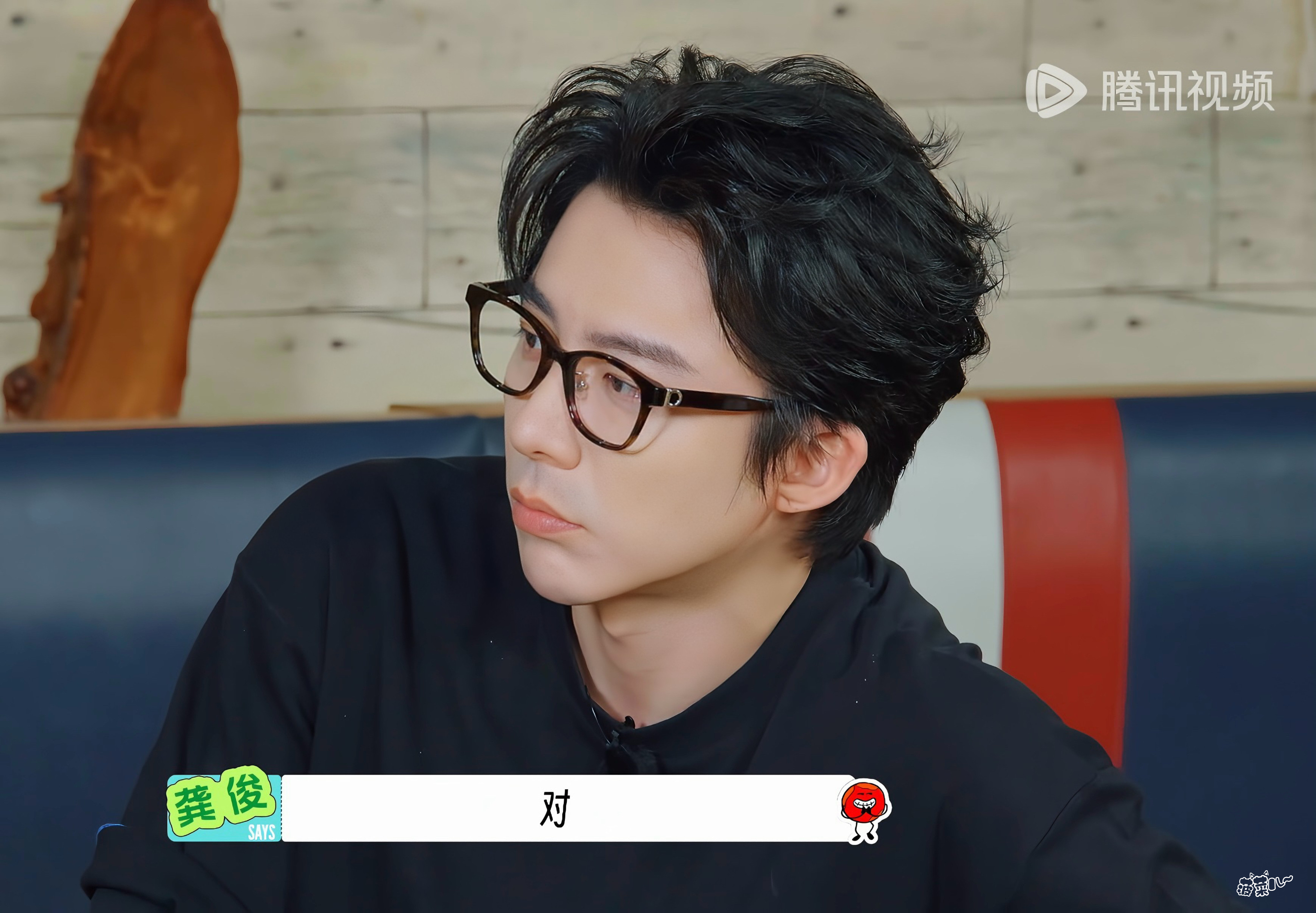  | 摩登兄弟 安安静静思索时不自觉抿紧小嘴眉眼带着一点无辜委屈🥺...