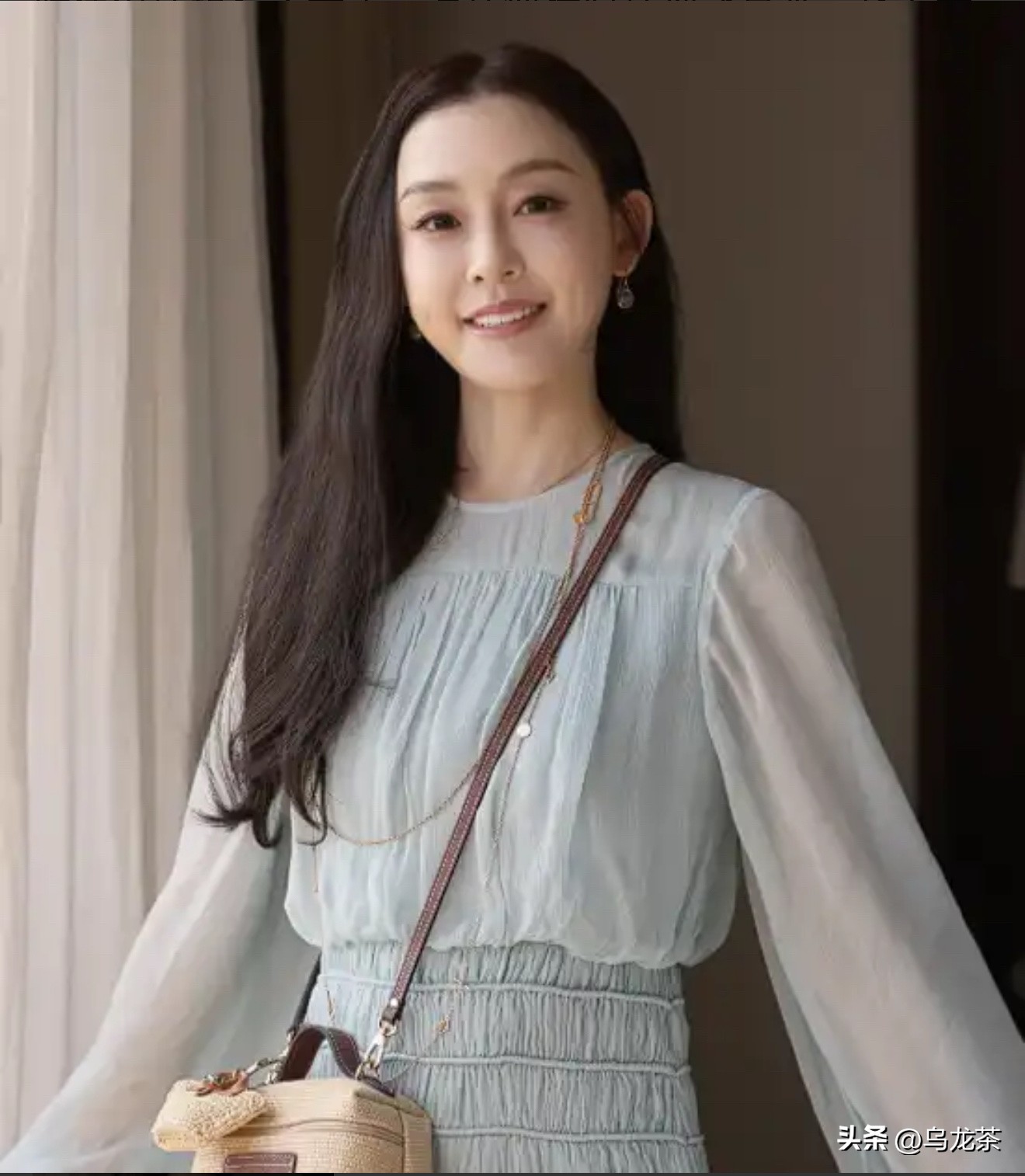 陈建州突发心梗这件事，真的值得所有人留意。

他今年49岁，曾经是职业运动员，身体素质一向不错，谁都没想到会突发心脏问题。

好在范玮琪及时劝阻，他没有按原定计划前往日本。如果在飞机上发病，很难第一时间得到救治。

老话常说，意外和明天，不知道哪个先来。

很多人觉得自己底子好，就忽略健康管理。仗着