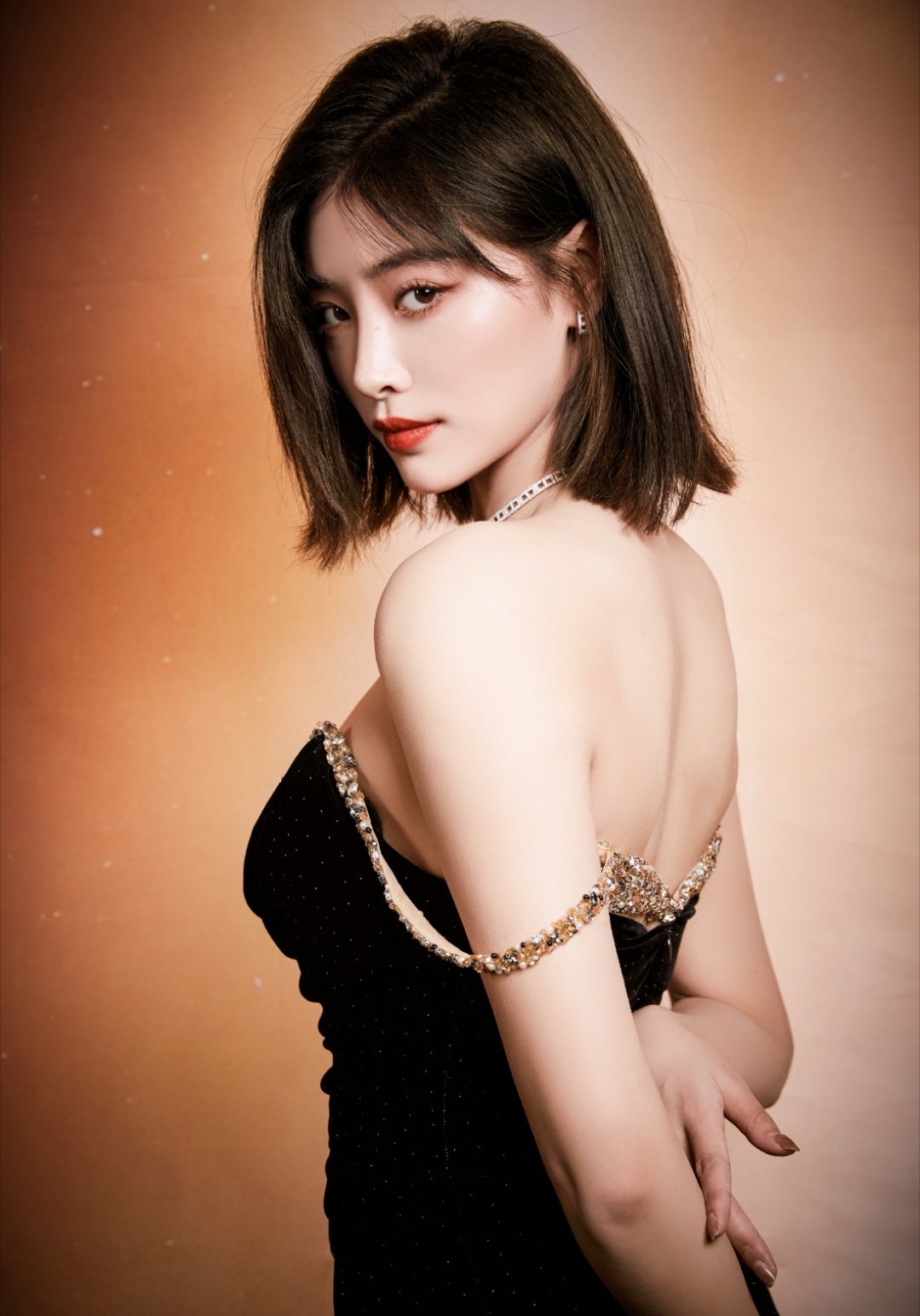 #许佳琪[超话]##许佳琪[超话]# 🦊#许佳琪咫尺偏爱# 🍒#许佳琪晏玲# 

我们都不要猜测对方了，好吗？我喜欢你，只要你也喜欢我，我们就认真相爱吧

​