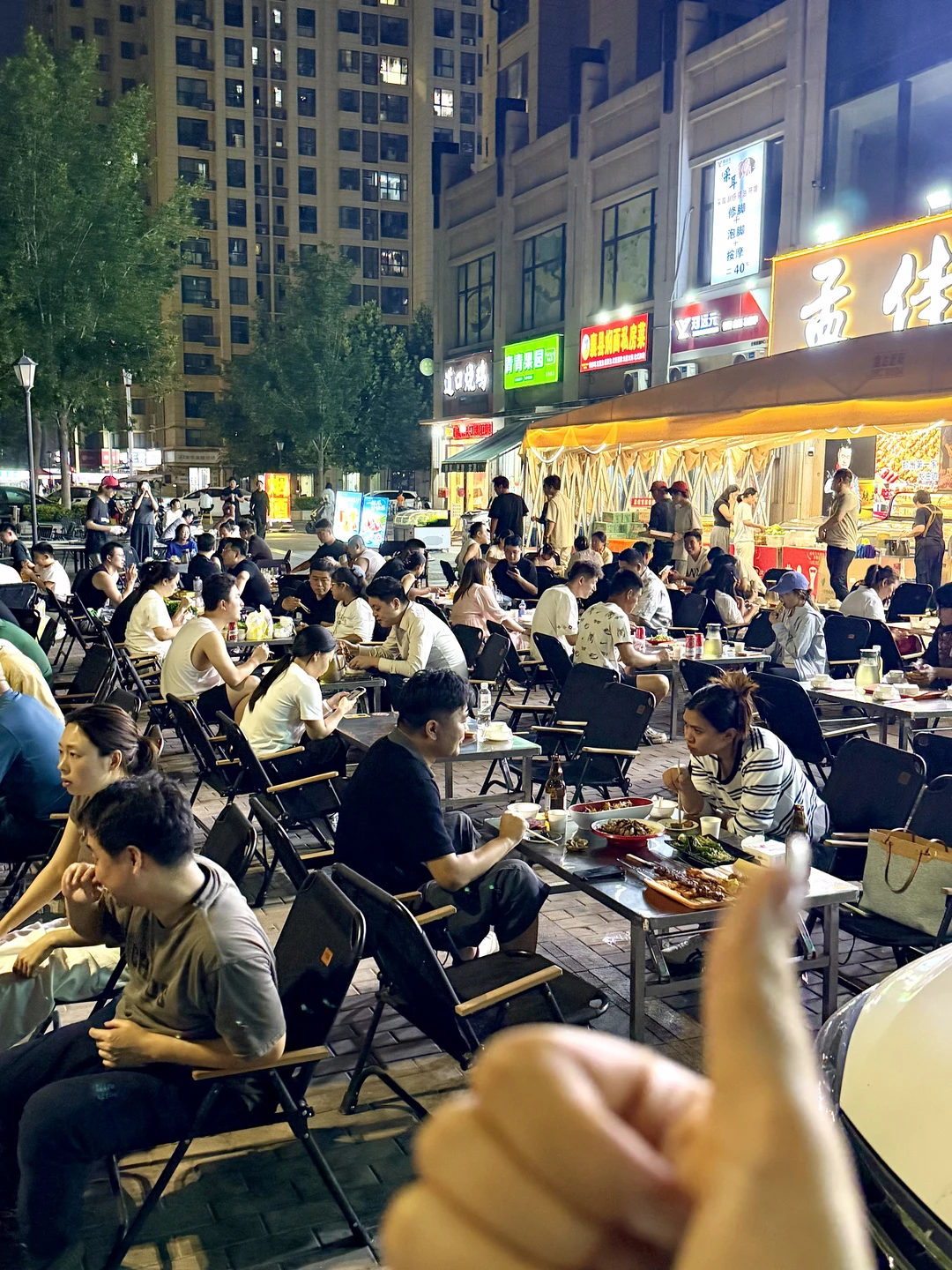 郑州家属院楼下..座无虚席的好吃！！！