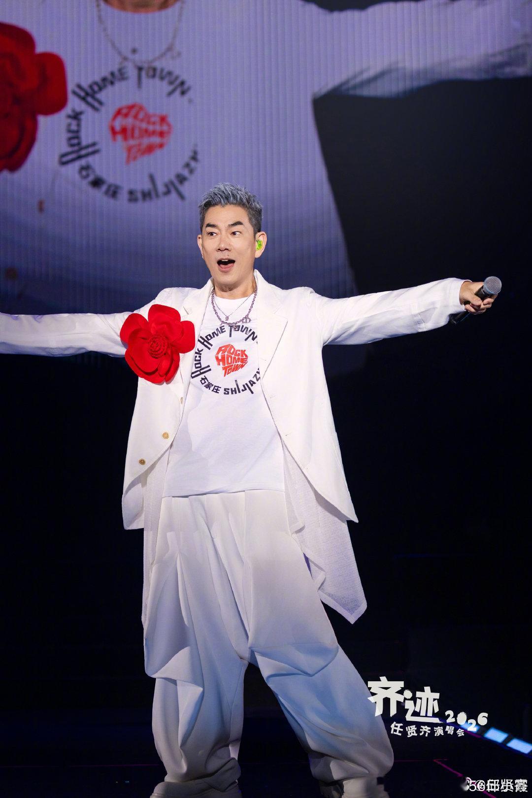 #任贤齐[超话]# ㊗️齊哥美国演唱会顺顺利利[抱一抱]齊待美国视频更新[抱抱][抱抱][抱抱] ​